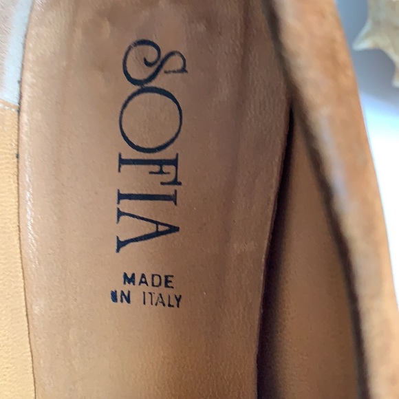 Made in 🇮🇹VTG Gorgeous 90’ Sofia 💯% Patent Leather and Suede Pumps - Picture 7 of 11